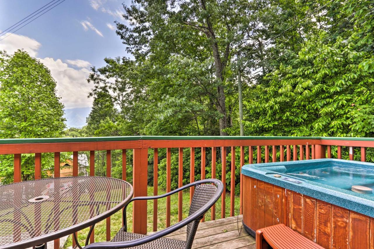 Gatlinburg Chalet Hot Tub, Sauna And Mountain View Екстер'єр фото
