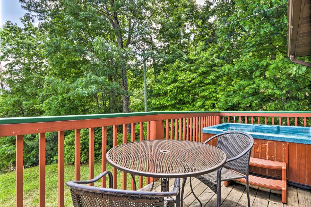Gatlinburg Chalet Hot Tub, Sauna And Mountain View Екстер'єр фото
