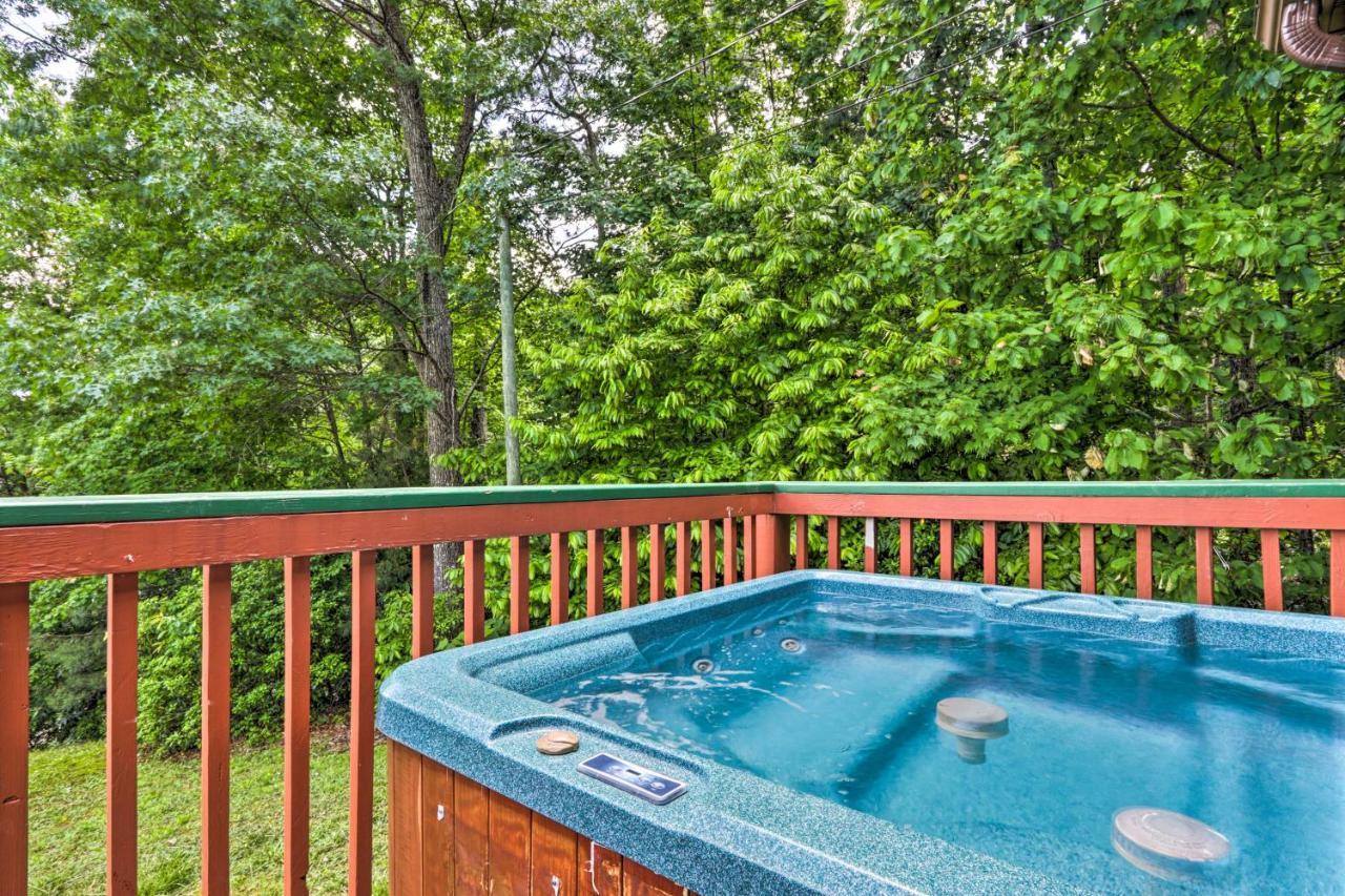 Gatlinburg Chalet Hot Tub, Sauna And Mountain View Екстер'єр фото